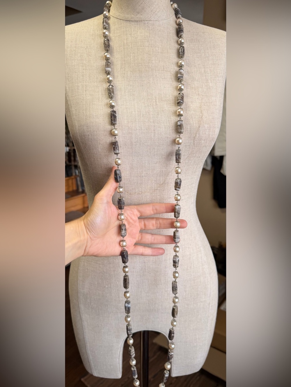Vintage Art Deco Style Long Pearl Grey Slag Stone Flapper Rope Station Necklace